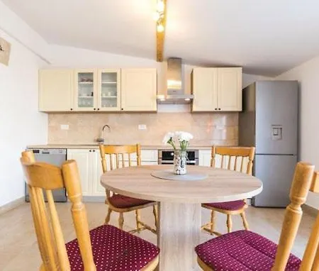 Murwa Apartment *